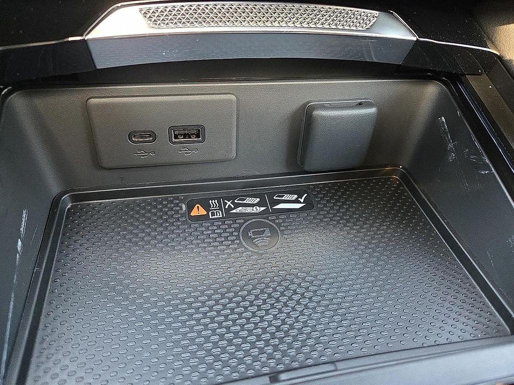 new 2025 Buick Envision car, priced at $36,735