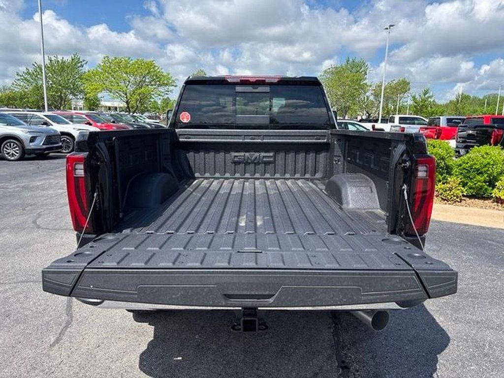 new 2025 GMC Sierra 2500 car, priced at $75,300