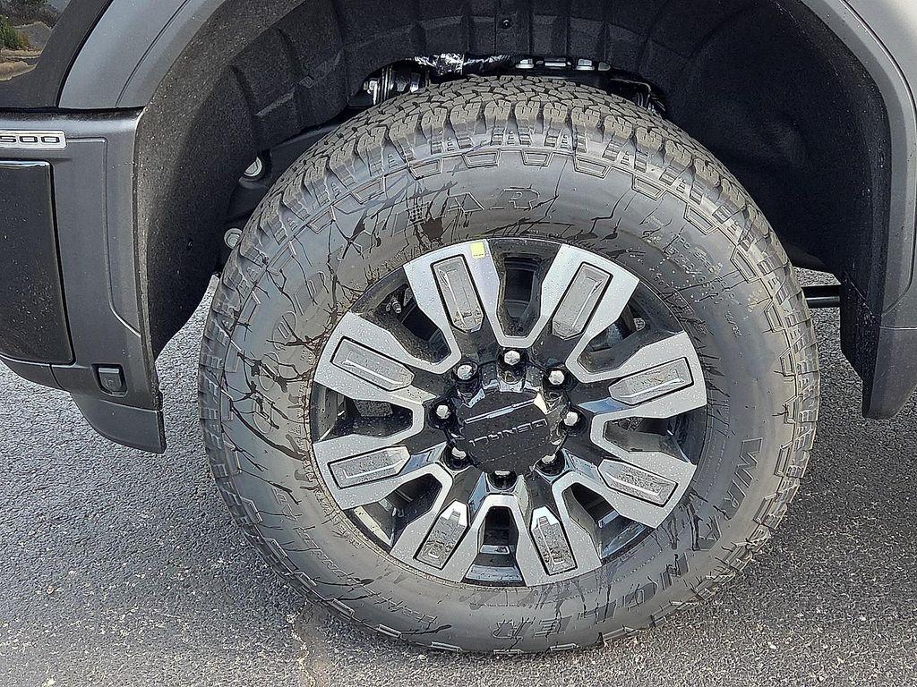 new 2025 GMC Sierra 2500 car, priced at $77,590