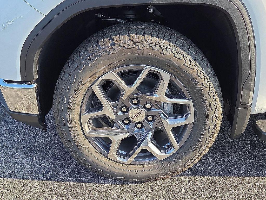 new 2026 GMC Sierra 1500 car, priced at $56,090