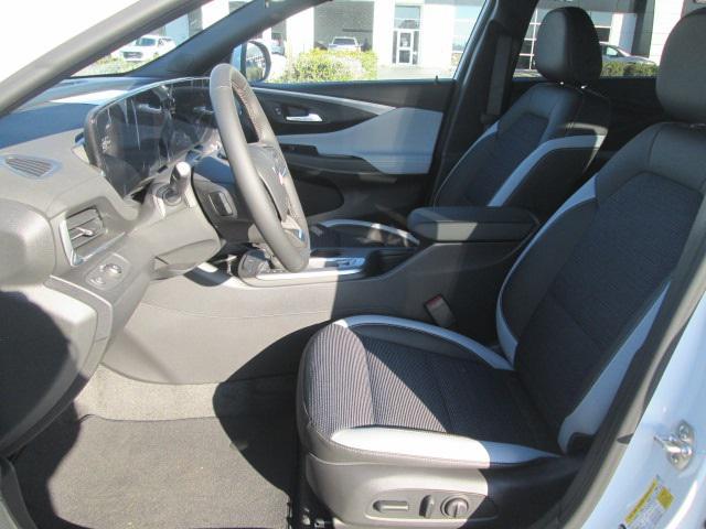 new 2025 Buick Envista car, priced at $25,160