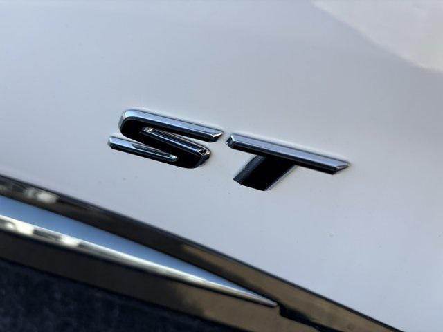new 2025 Buick Envision car, priced at $39,970