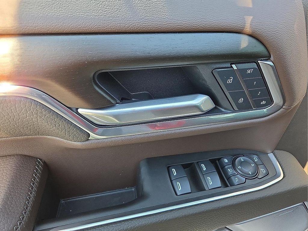 used 2025 GMC Sierra 2500 car, priced at $78,077