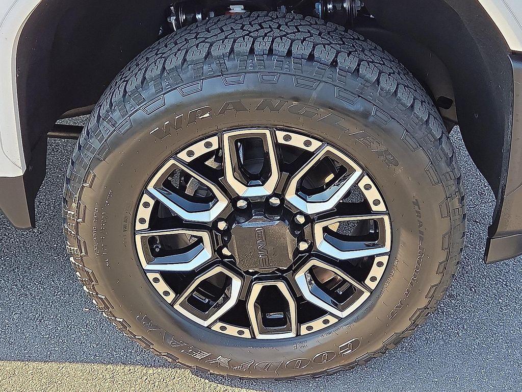 used 2025 GMC Sierra 2500 car, priced at $78,077