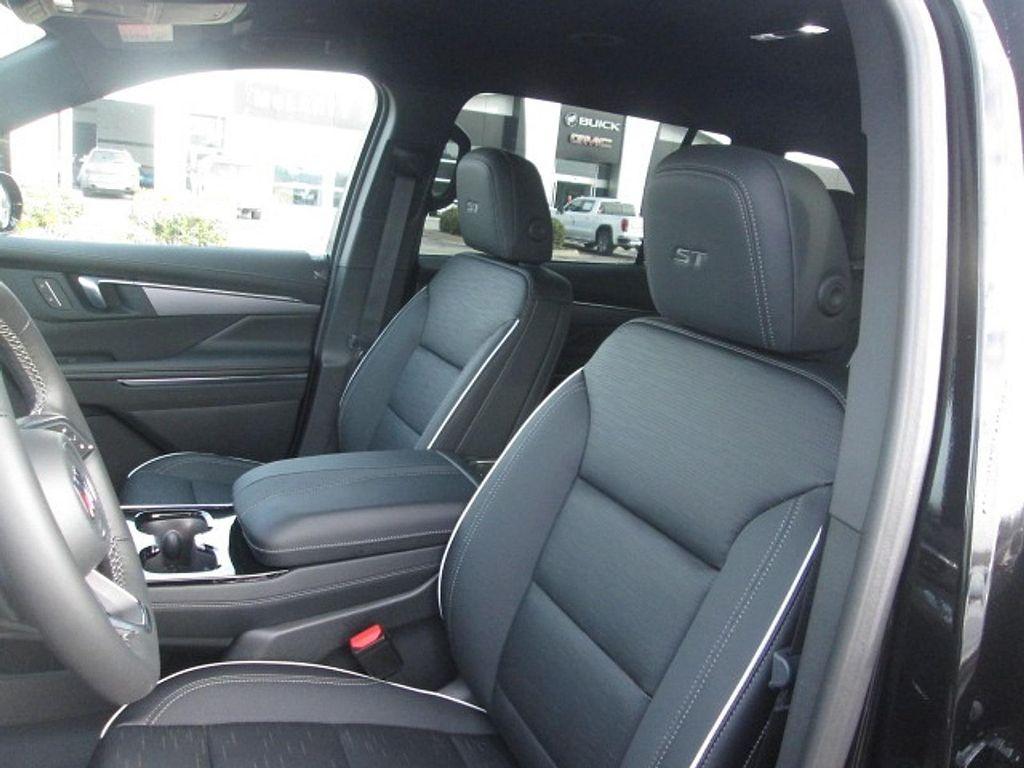 new 2025 Buick Enclave car, priced at $41,330