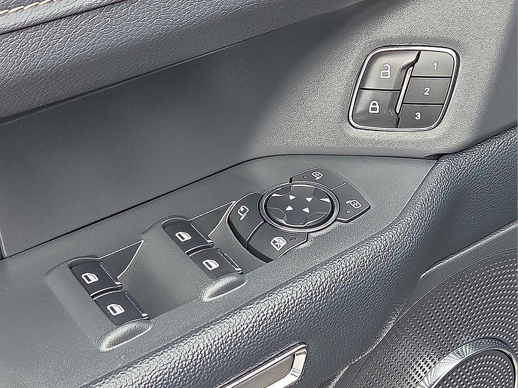 used 2024 Ford Expedition car, priced at $52,550