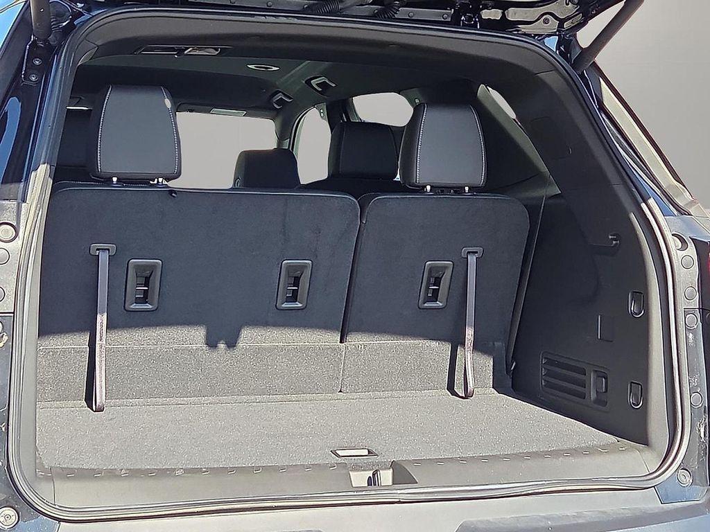 used 2023 Chevrolet Traverse car, priced at $35,644