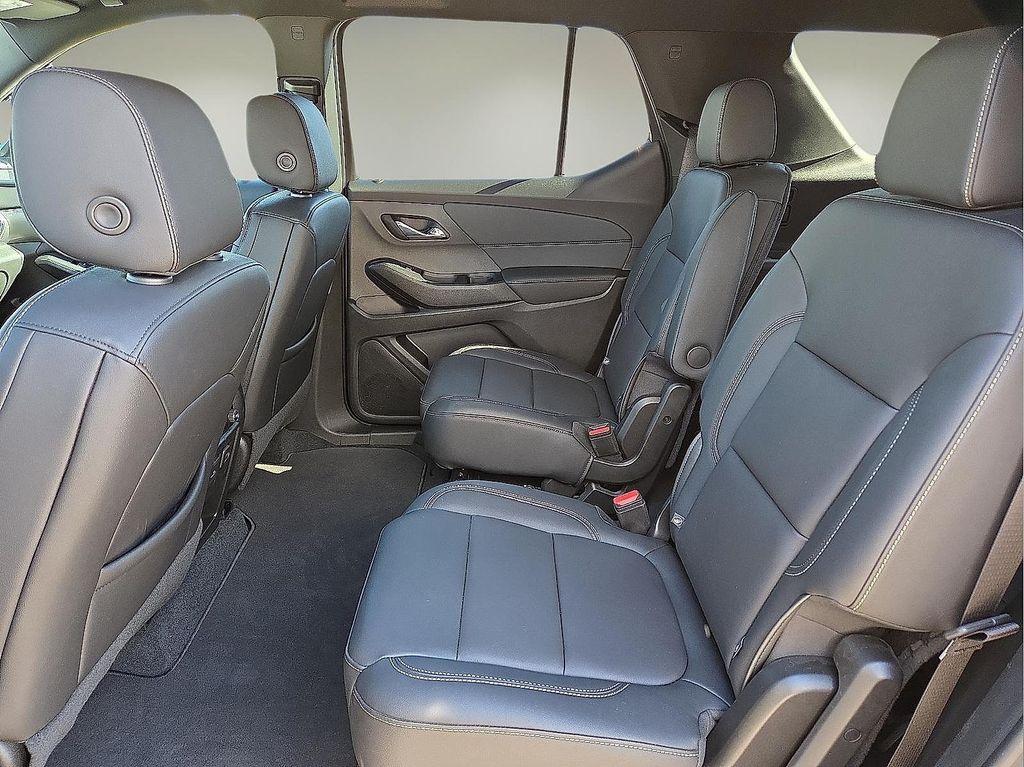 used 2023 Chevrolet Traverse car, priced at $35,644