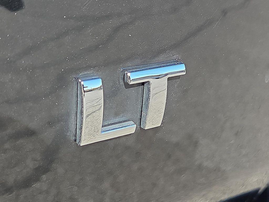 used 2023 Chevrolet Traverse car, priced at $35,644