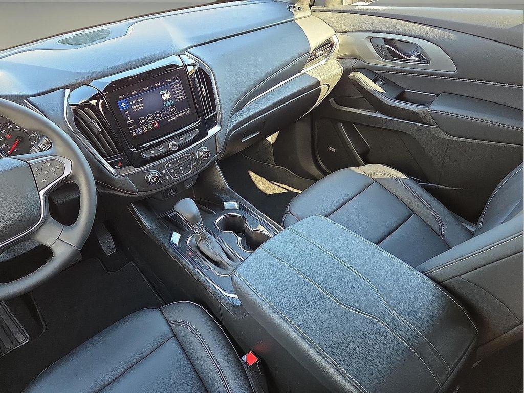 used 2023 Chevrolet Traverse car, priced at $35,644