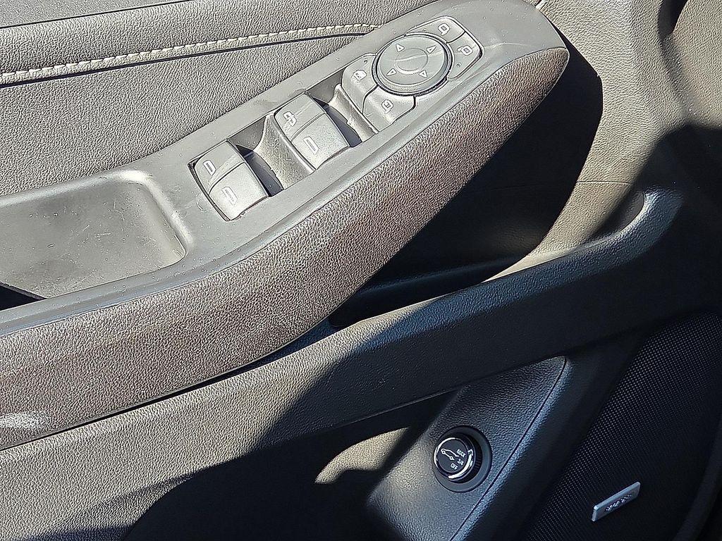 used 2023 Chevrolet Traverse car, priced at $35,644