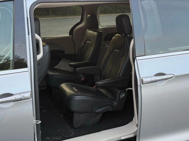 used 2020 Chrysler Pacifica car, priced at $18,458