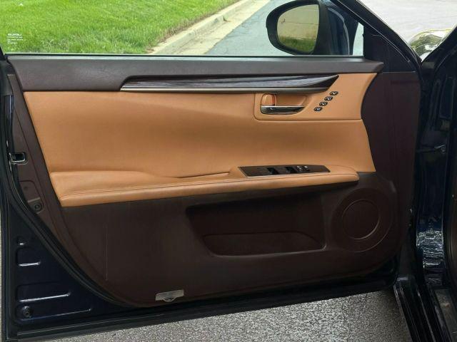 used 2016 Lexus ES 350 car, priced at $17,389
