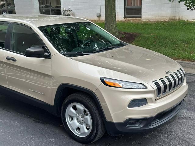 used 2014 Jeep Cherokee car, priced at $11,495