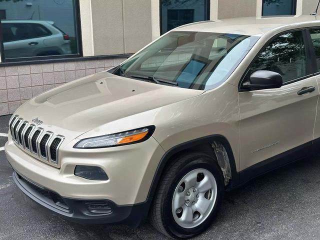 used 2014 Jeep Cherokee car, priced at $11,495