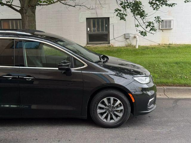 used 2021 Chrysler Pacifica car, priced at $22,489