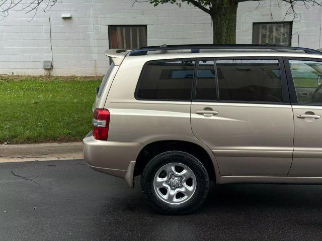 used 2007 Toyota Highlander car, priced at $6,998