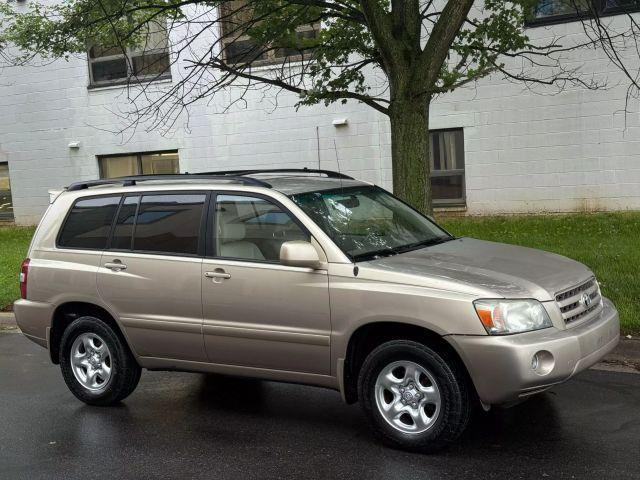 used 2007 Toyota Highlander car, priced at $6,998