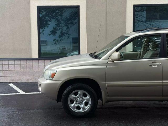 used 2007 Toyota Highlander car, priced at $6,998