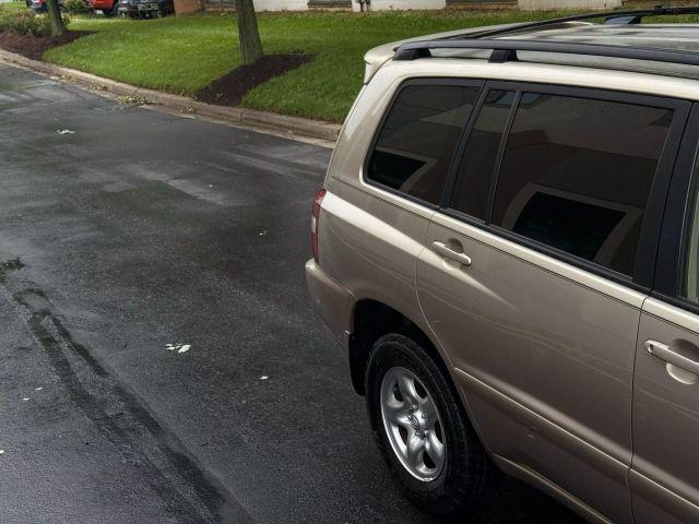 used 2007 Toyota Highlander car, priced at $6,998