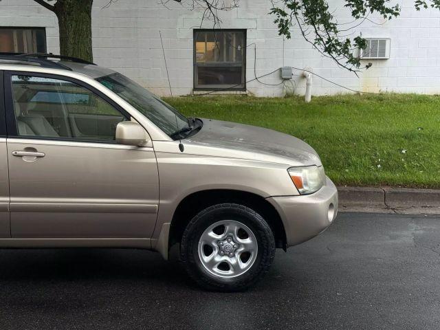 used 2007 Toyota Highlander car, priced at $6,998