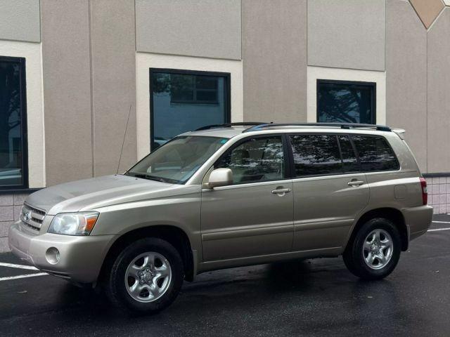 used 2007 Toyota Highlander car, priced at $6,998