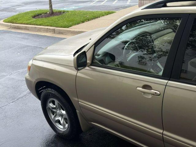 used 2007 Toyota Highlander car, priced at $6,998