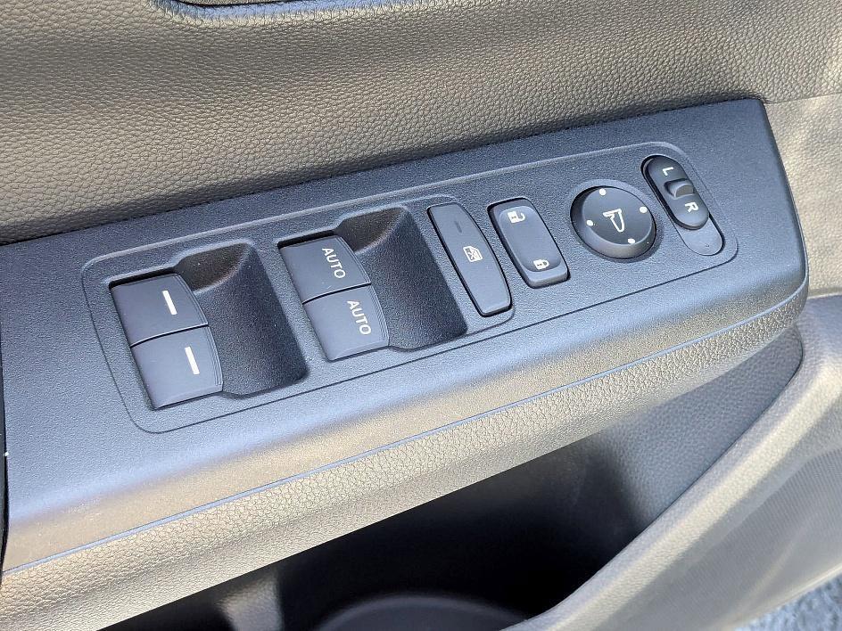 used 2025 Honda CR-V Hybrid car, priced at $33,500
