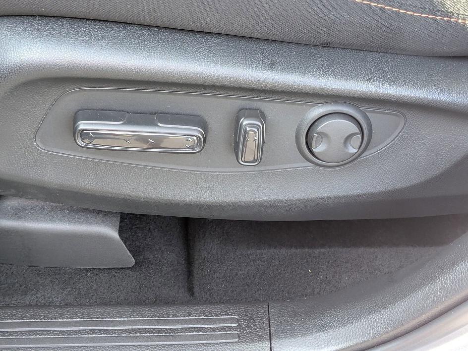 used 2025 Honda CR-V Hybrid car, priced at $33,500