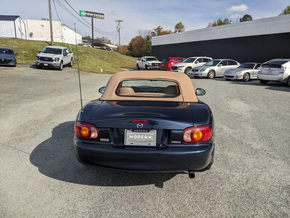 used 2000 Mazda MX-5 Miata car, priced at $12,988