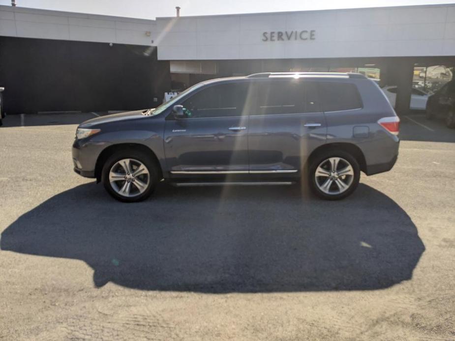 used 2013 Toyota Highlander car, priced at $15,700