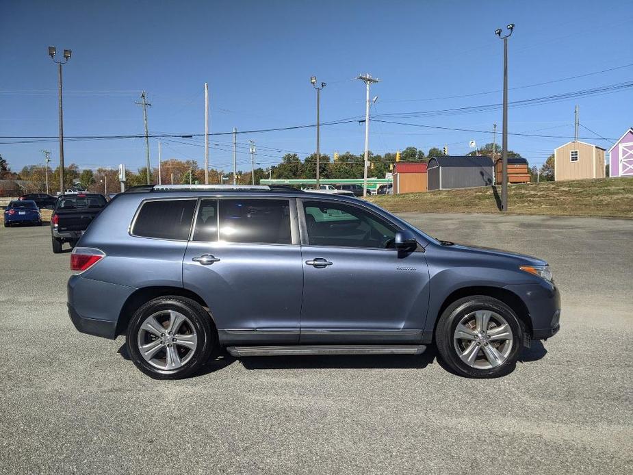 used 2013 Toyota Highlander car, priced at $15,700