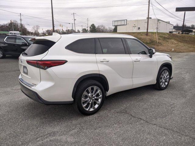 used 2020 Toyota Highlander car, priced at $31,988