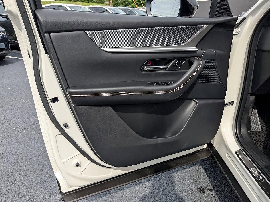 new 2025 Mazda CX-70 PHEV car, priced at $58,293