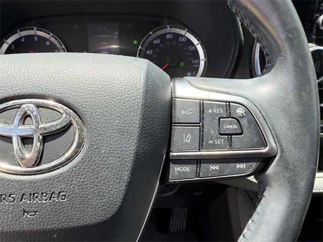 used 2021 Toyota Highlander car, priced at $25,981