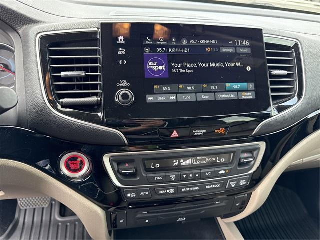 used 2022 Honda Pilot car, priced at $29,490