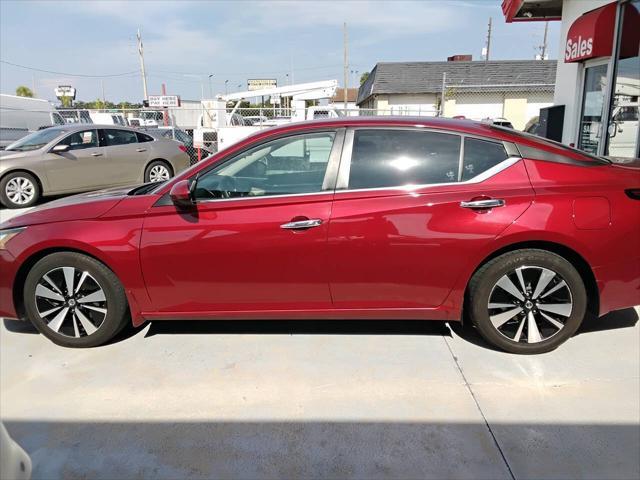 used 2022 Nissan Altima car, priced at $15,900
