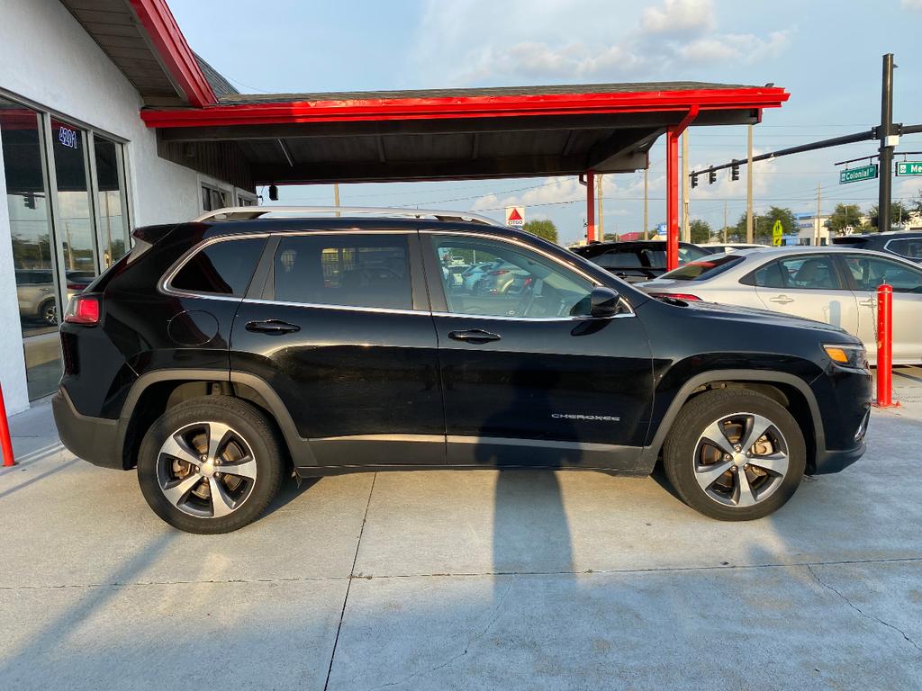 used 2019 Jeep Cherokee car, priced at $13,890