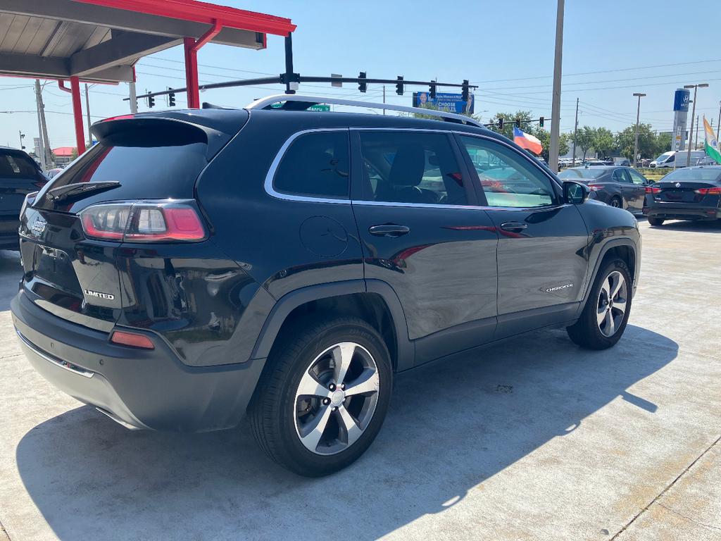used 2019 Jeep Cherokee car, priced at $12,900
