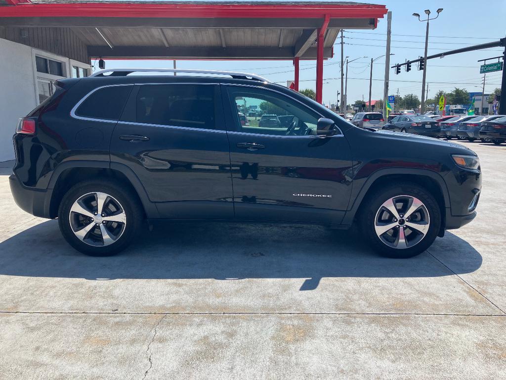 used 2019 Jeep Cherokee car, priced at $12,900