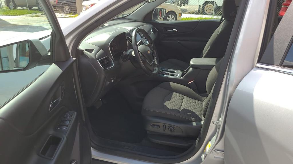 used 2021 Chevrolet Equinox car, priced at $15,900