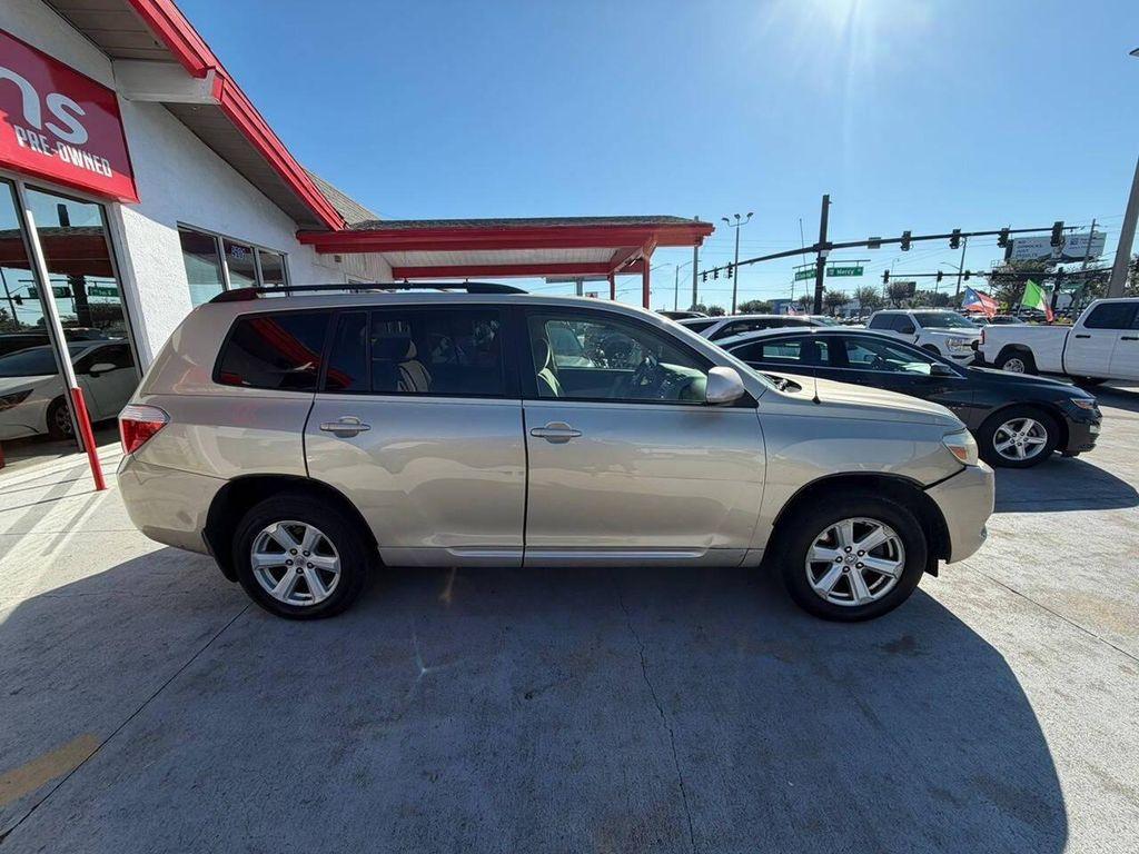 used 2010 Toyota Highlander car, priced at $6,490