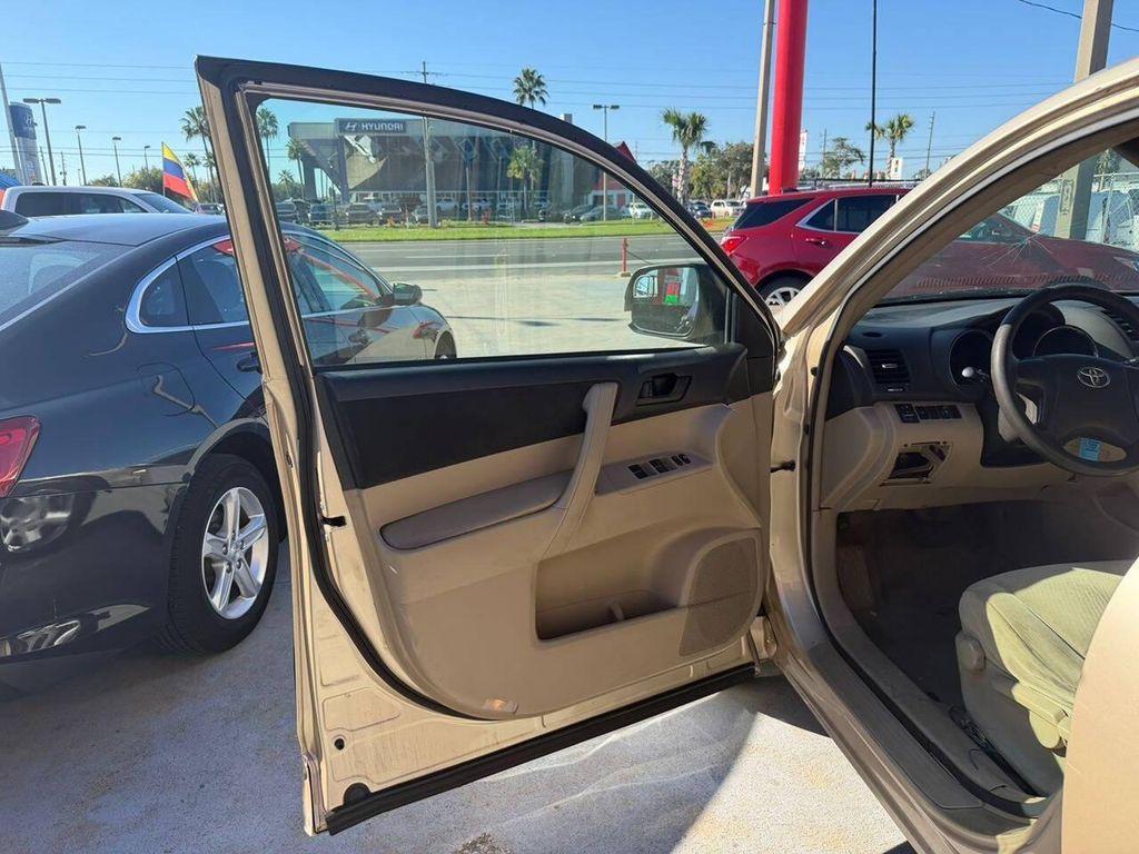 used 2010 Toyota Highlander car, priced at $6,490