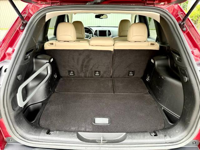 used 2016 Jeep Cherokee car, priced at $10,402