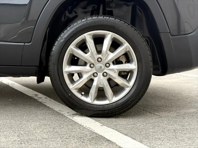 used 2016 Jeep Cherokee car, priced at $11,753