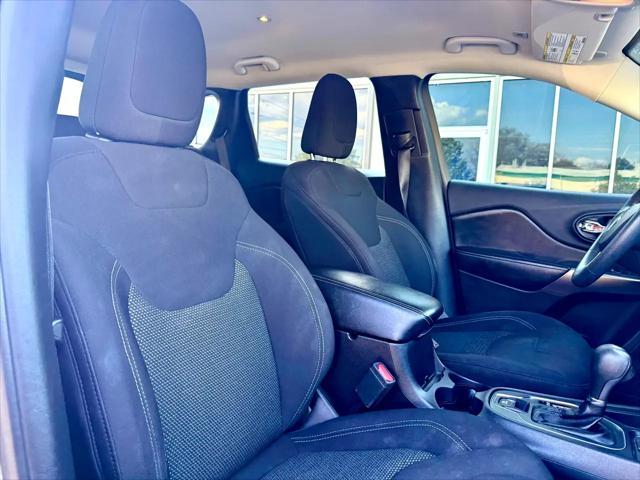 used 2019 Jeep Cherokee car, priced at $13,995