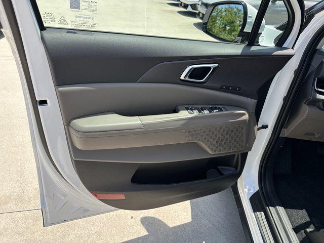 new 2025 Kia Carnival Hybrid car, priced at $44,923