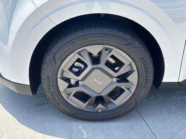 new 2025 Kia Carnival Hybrid car, priced at $44,923