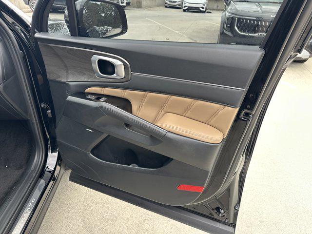 used 2025 Kia Sorento car, priced at $39,987