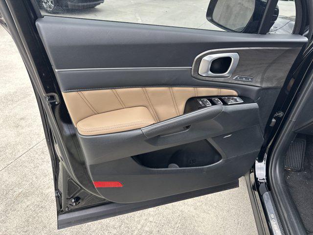 used 2025 Kia Sorento car, priced at $39,987